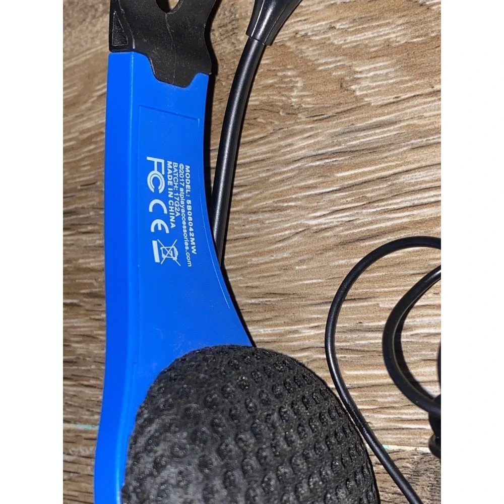 PlayStation 4 Chat Adjustable Headset PS4 Gaming Headphones, model #5B06042MW